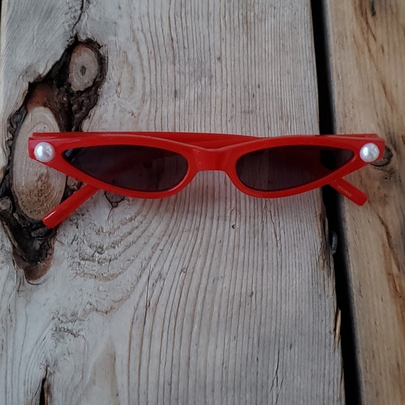 TheDiary5140 Accessories - Vintage Scarlet Slimcut Pearl Accent CateyeGlasses